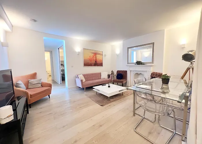 Hyde Park Luxury Apartment